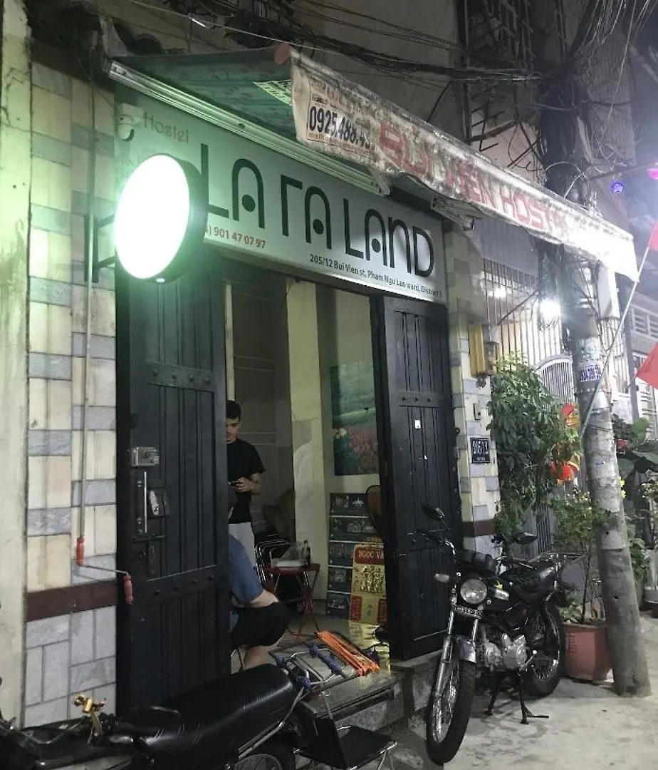 Lataland Hostel Хошимин